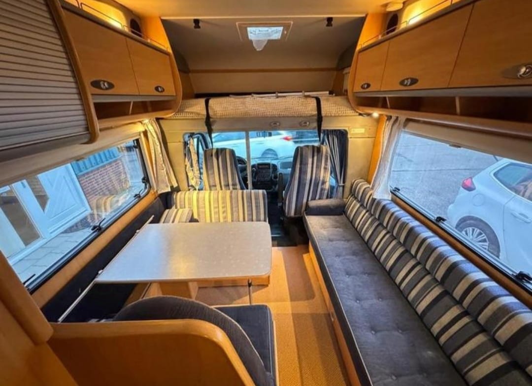 Autocaravana vista lateral